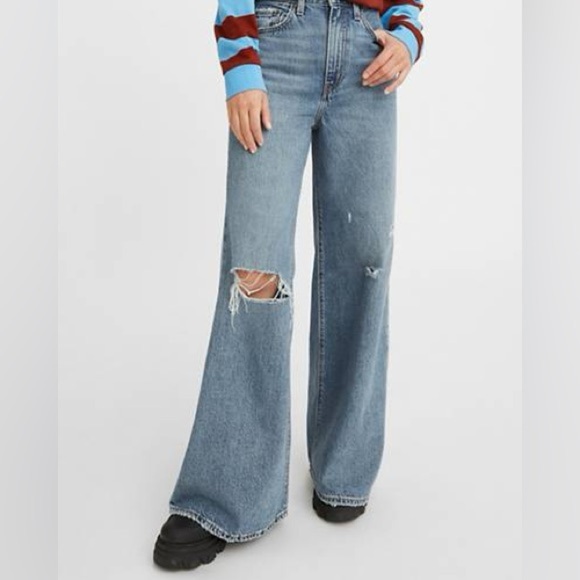 Levi’s High Loose Flare Jean - Picture 3 of 11